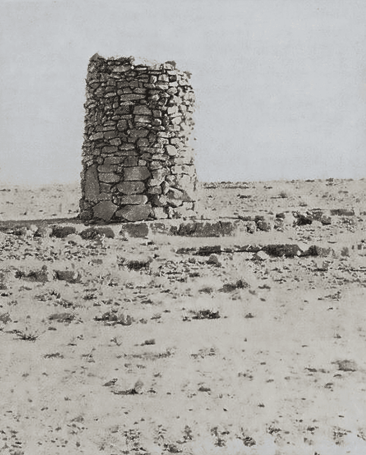صور قديمة لمباني في نجد من دراسة بعنوان: العمارة المدنية في نجد لجيفري كينغ (1982م)